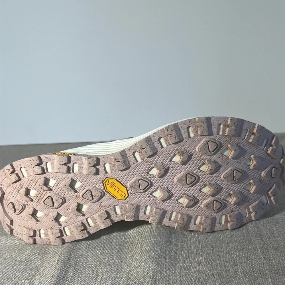 Women's Gray and Pink Merrill Vibram Sneakers 10W. SH150 - Picture 8 of 8